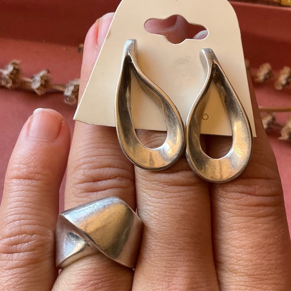 RD Jewelry - VNTG RD Sterling Silver Earrings and Ring Set